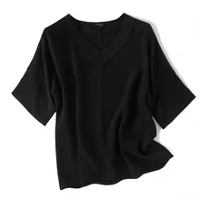 Простая шелковая черная футболка с короткими рукавами