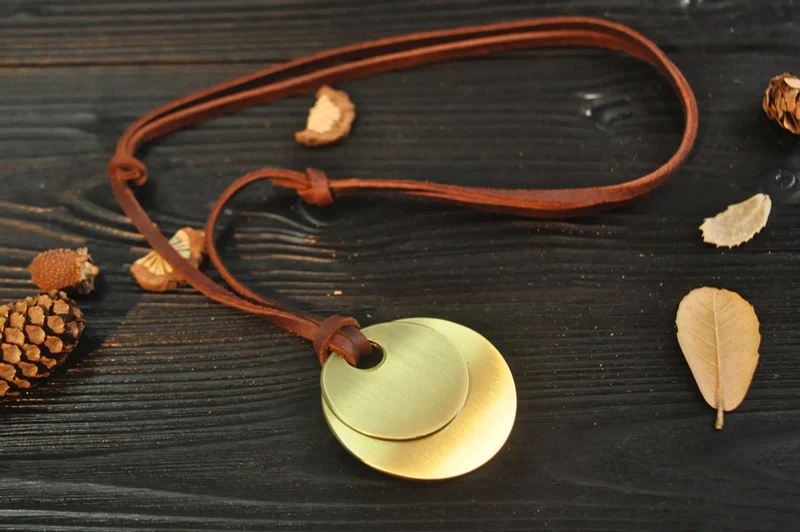 NIUYITID 100% Genuine Leather Jewelry Boys Necklaces Men Vintage Gold Color Pendant Metal Necklace Long Neckless  (4)