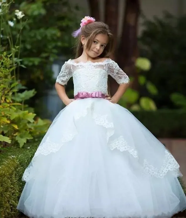 

Flower Girl Dress For Wedding With White Lace Appliques Tulle Long Holy First Communion Gowns with Train Ribbons Formal Wears