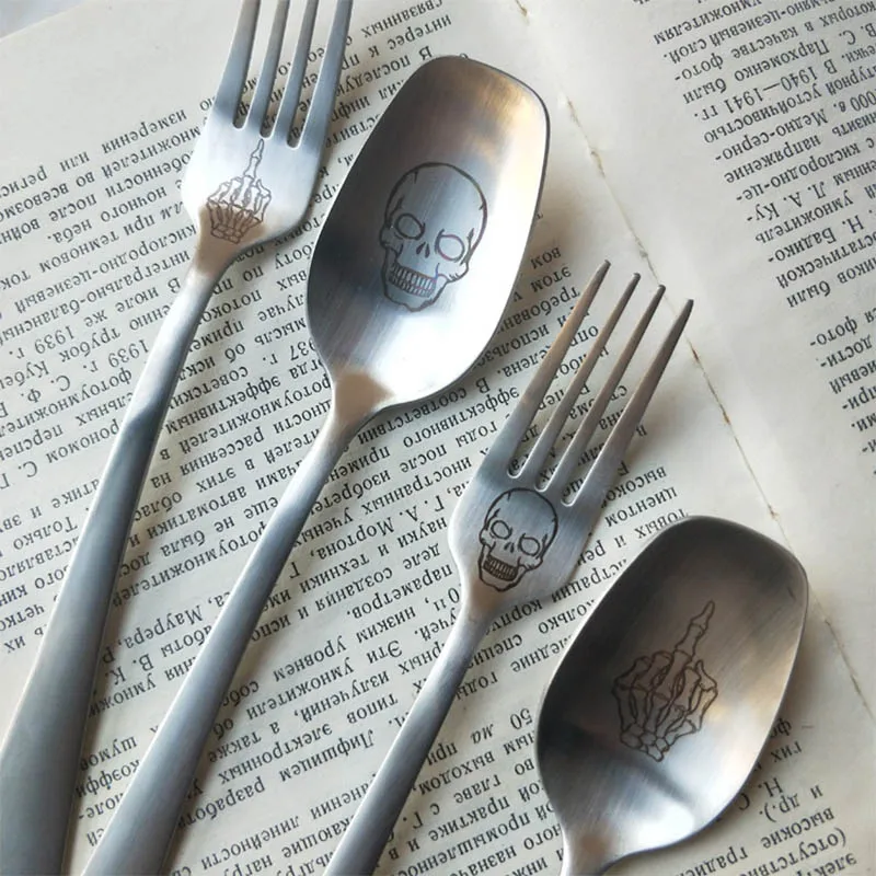 

Home 304 Metal Fork Spoon Travel Cutlery Fork Picnic Set Gift for Child Adults Dinnerware Skull Head Hand Creative Flatware Sets