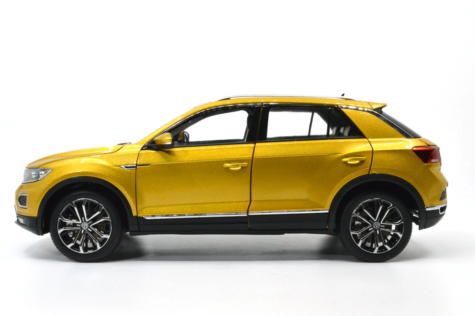 1/18 1:18 весы VW T Roc 2018 Желтое Золото Топ статическое моделирование литье под