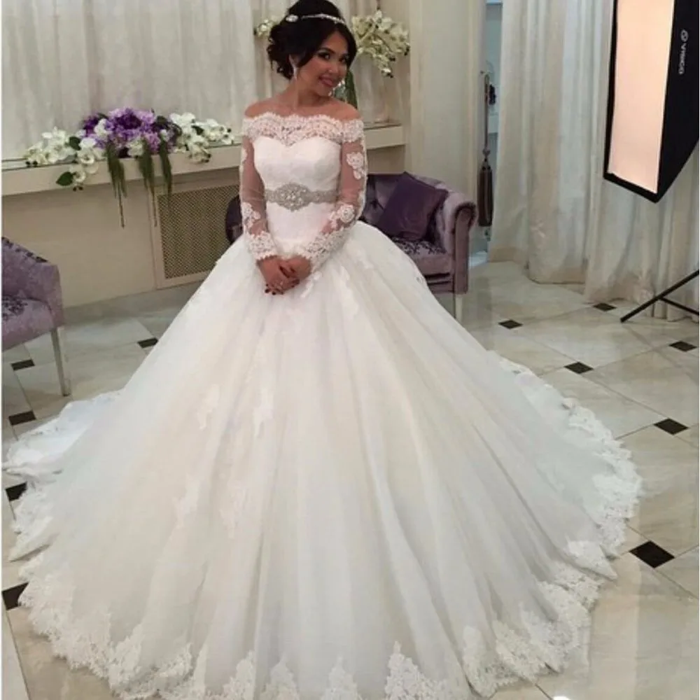 

2017 Saudi Arabia Weeding Dress Robe de mariage Luxury Long Sleeve Wedding Dresses Lace Bride Ball Gown Crystals Belt Plus Size