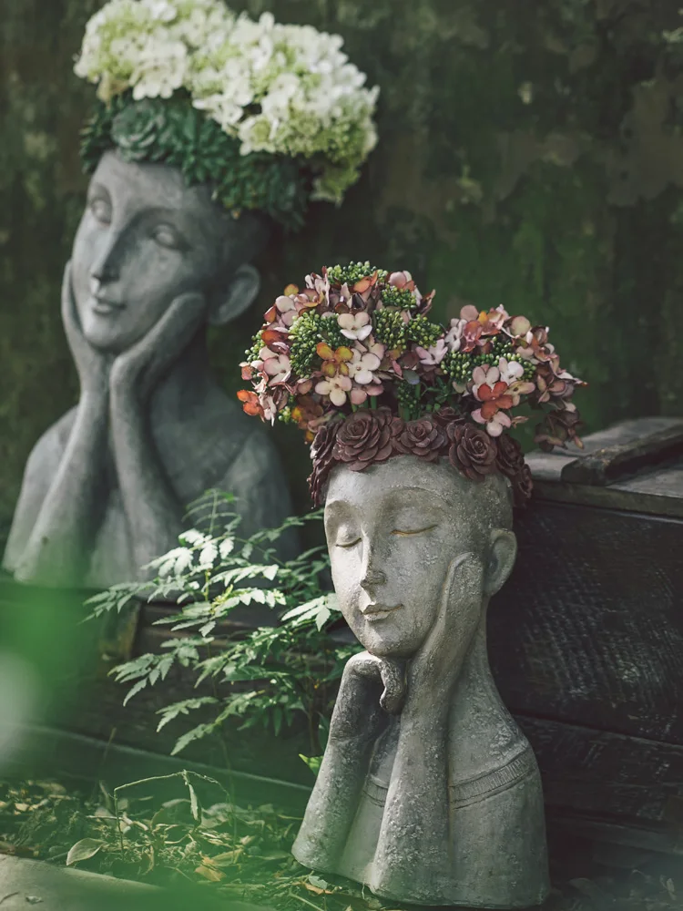 

Urani Ulani's laurel creative statue portrait retro vase flower outdoor goddess flower pot decoration