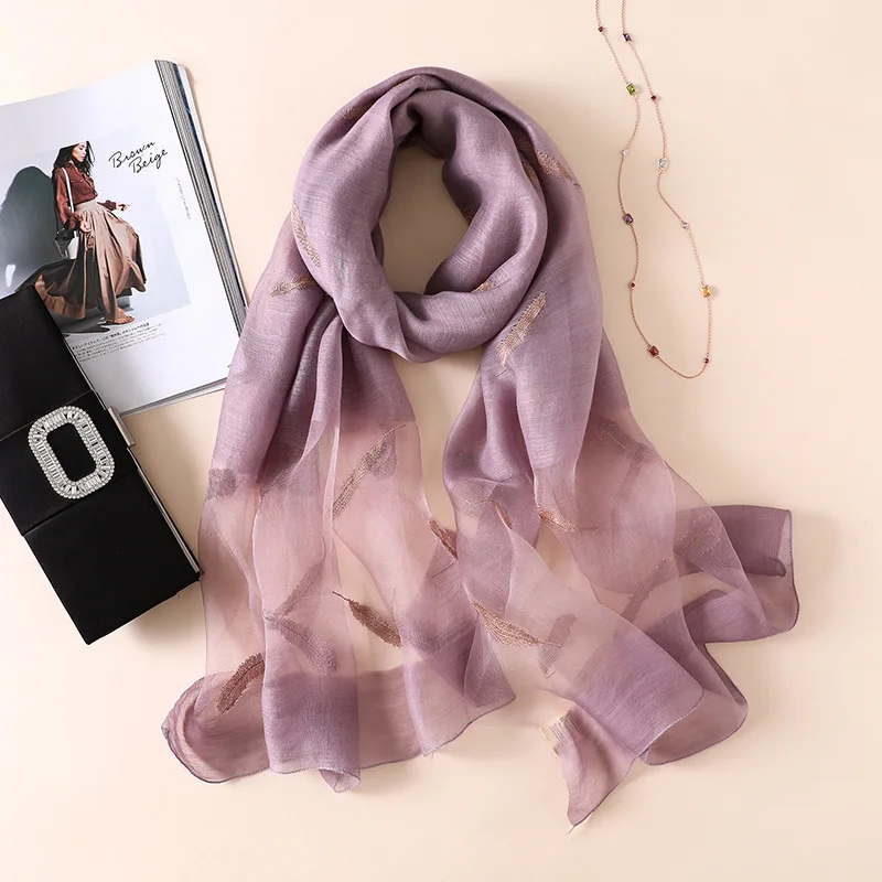 light purple Новинка, шелковый шарф с вышивкой из перьев, Женский Повседневный Одноцветный шарф, высокое качество, шерстяные шарфы, женский зимний шарф хиджаб - Цвет: light purple