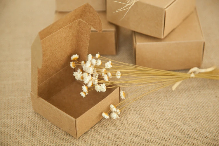 

300pcs 4*4*2cm Aircraft Brown Gift Packaging Kraft Paper Box For Jewelry\Wedding\Candy\Crafts\Cake\Handmade Soap Packing boxes