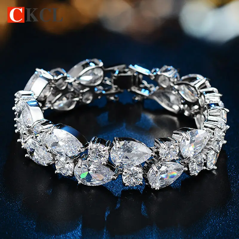 Prix pour Top Qualité Bracelet Pour Femmes Mona Lisa Or Plissée Clair Cubique Zircon Bracelets Bracelets Mariée Cadeau Prix pour Top Qualité Bracelet Pour Femmes Mona Lisa Or Plissée Clair Cubique Zircon Bracelets Bracelets Mariée Cadeau