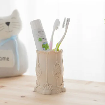 

New Fashion Carving Stationery Container Makeup Brush Pot Pen Pencil Organizer Supplies Pen Holders Desk Organizer Storage Barre