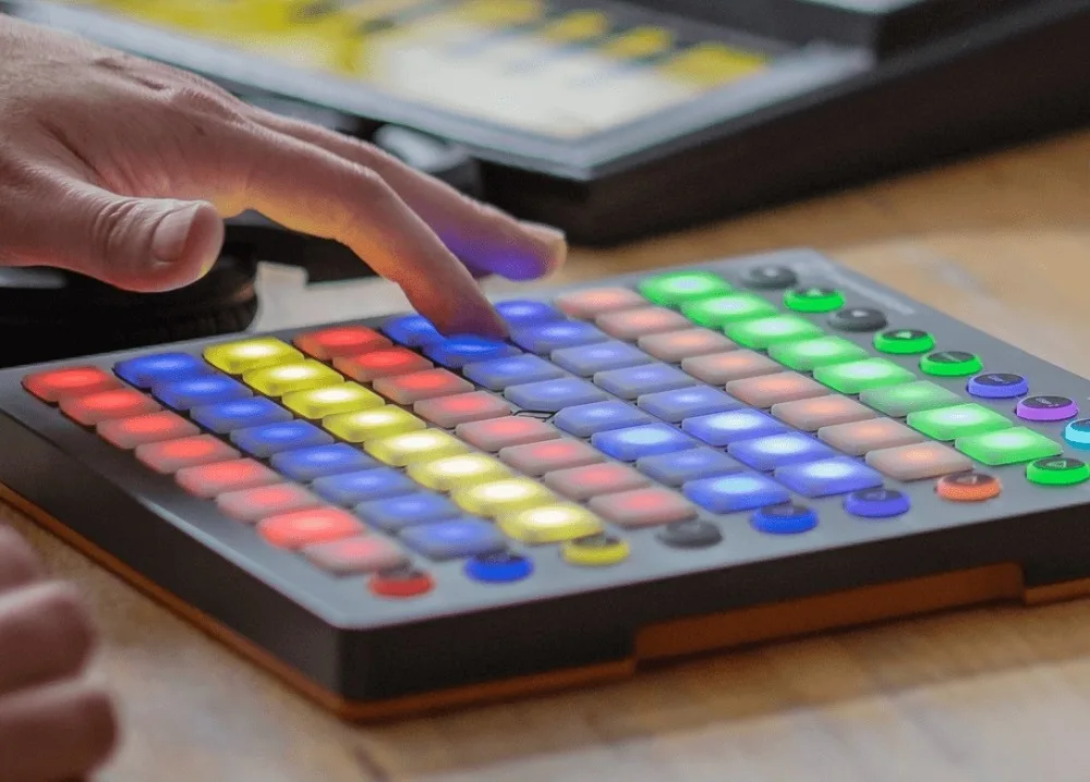 Novation Launchpad RGB MIDI клавиатура контроллер ударные колодки 64 RGB хит pad USB DJ сценический музыкальный Launchpad MK2