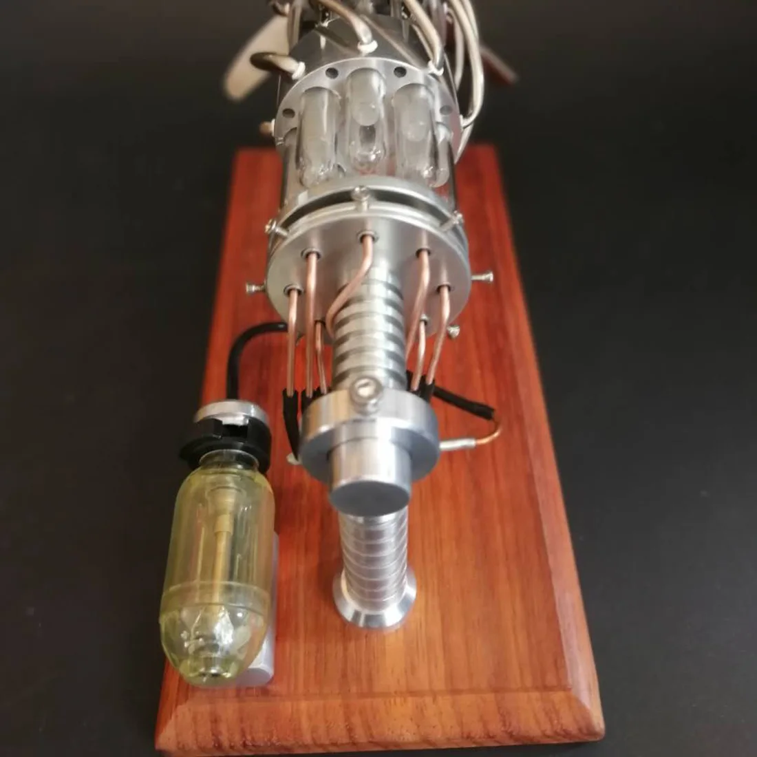 Super Quality 1 Pcs 16 Cylinder Swash Plate Butane Powered Quartz Glass Hot Cylinder Stirling Engine Model