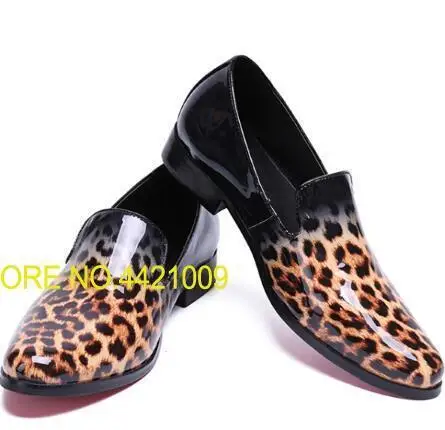 

Men Loafers Casual Shoes Handmade Leopard Patent Leather Slip On Shinny Round Toe Printing Red Bottom Men Flat Shoes Moccasin