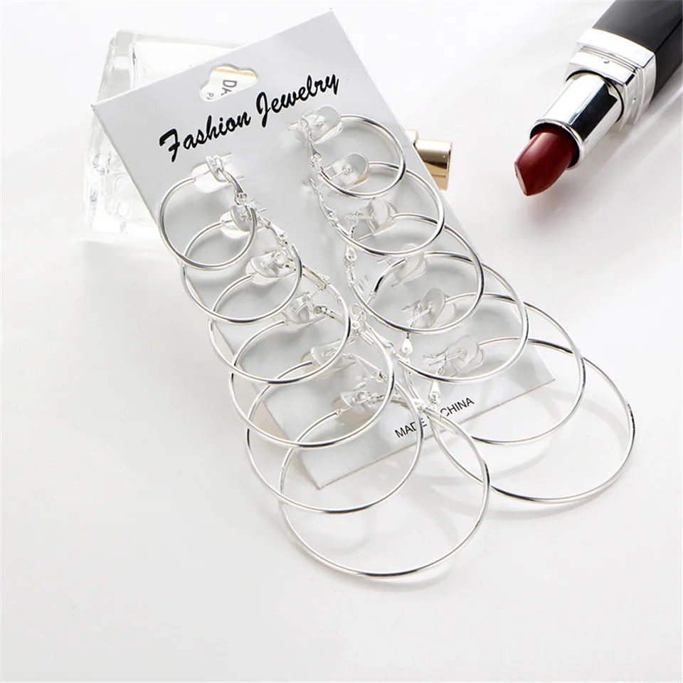 

2018 Quick sell through the explosion of Korean version of the earrings 6 sets of sets of personalized ring earrings combination