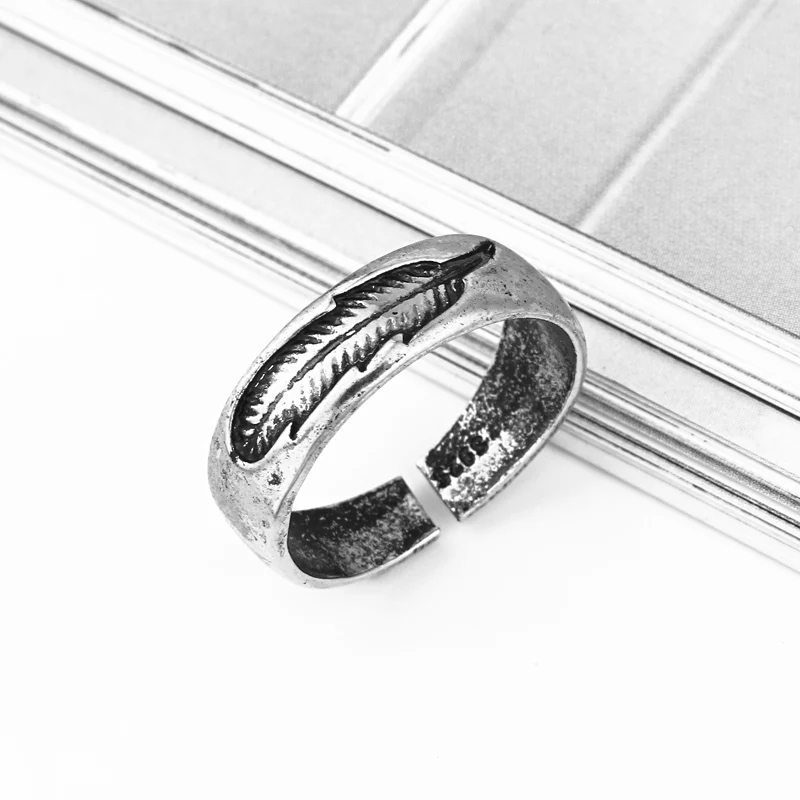 

1 Pcs European New Creative Carving Leaves Opening Adjustable Ring Antique Silver Color Hip Hop Personality Cool Ring R179-T2