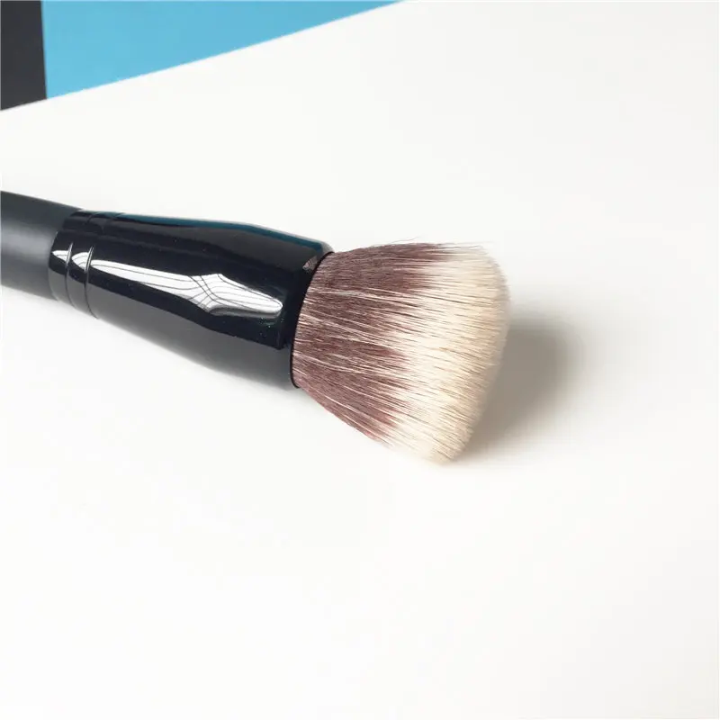 BAREMINERALS SMOOTHING FACE BRUSH _ 6