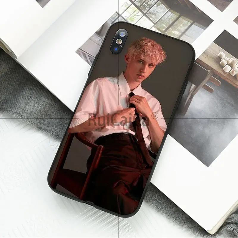 TRXYE Leave this blue neighbourhood