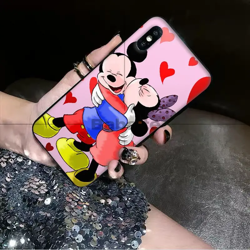 Lovely Cartoon Mickey ang Minnie Kiss