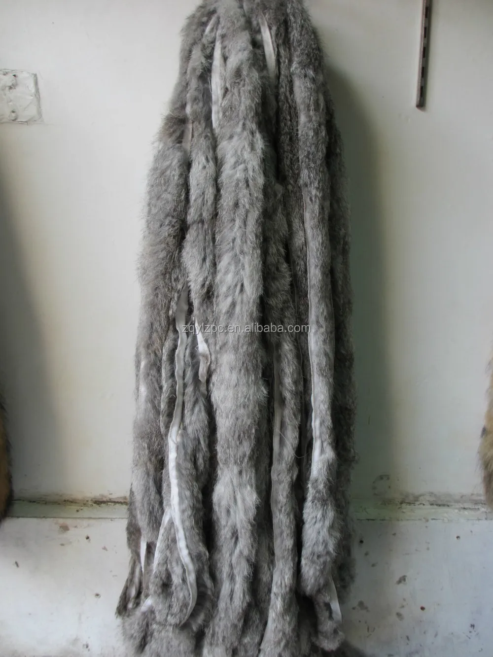 Натуральный серый кролик Мех животных полосы натуральной кожи меховая отделка для модный аксессуар