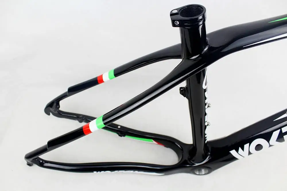 Excellent carbon fiber mtb frame 26er Glossy 26" mountain bikes frame 26  carbon bicycle frames BSA  BB68 white green  Italian flag Glossy 3