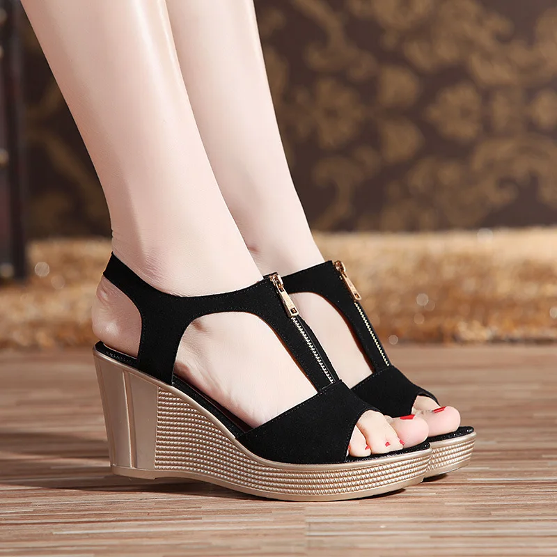 Женская обувь из натуральной кожи на высоком каблуке; большие размеры 34-43; новые модные летние туфли-лодочки на платформе и толстом каблуке; женские босоножки черного цвета