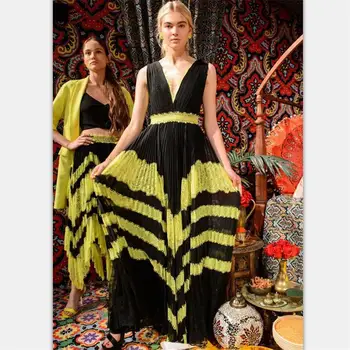 

Women Runway Dress 2019 High Quality Spring Summer V-Neck Sleeveless Patchwork Lace Pleated Elegant Lady Dresses NP0101