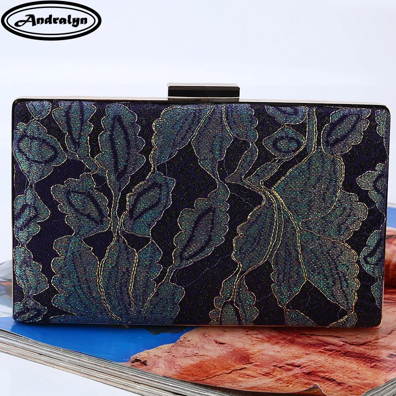 

Andralyn 2018 New Women Evening Clutches Bags Fashion Ladies Wedding Bag Vintage Embroidery Dinner Bag Blue