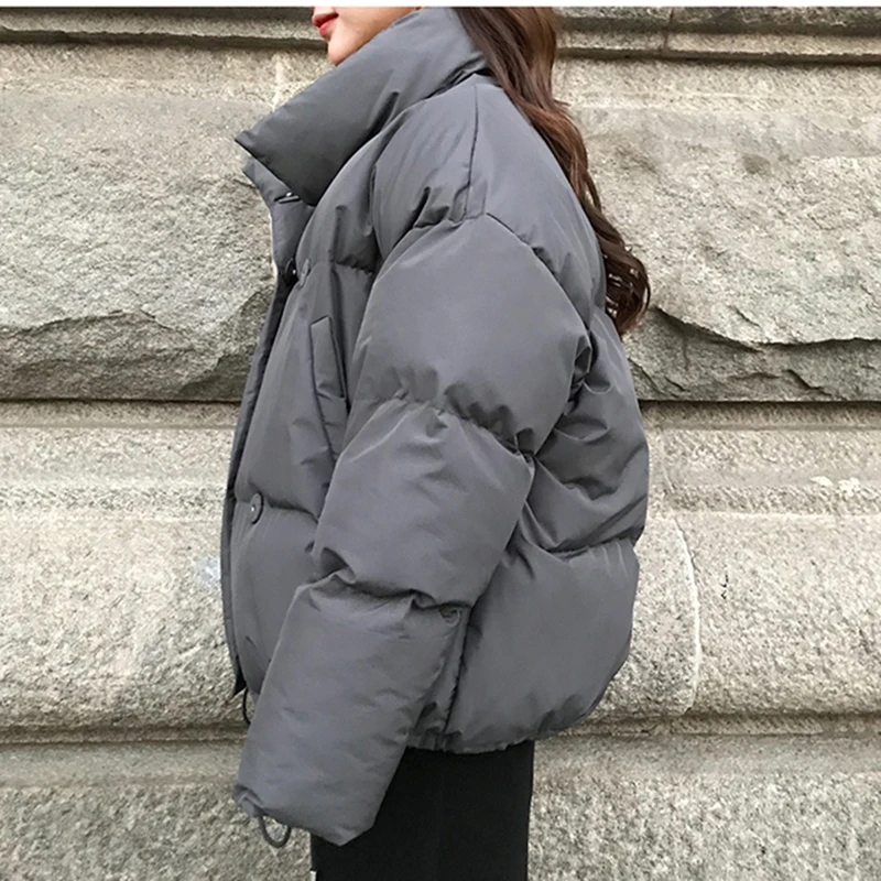 Новинка, Короткое женское зимнее пальто со стоячим воротником, одноцветная хлопковая куртка, Корейская версия, свободное хлопковое пальто для женщин XY044