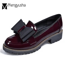 Туфли-оксфорды в стиле пэчворк с бантиком; женские брендовые Броги из лакированной кожи на плоской подошве; Лоферы без застежки для девочек; обувь на танкетке; mujer