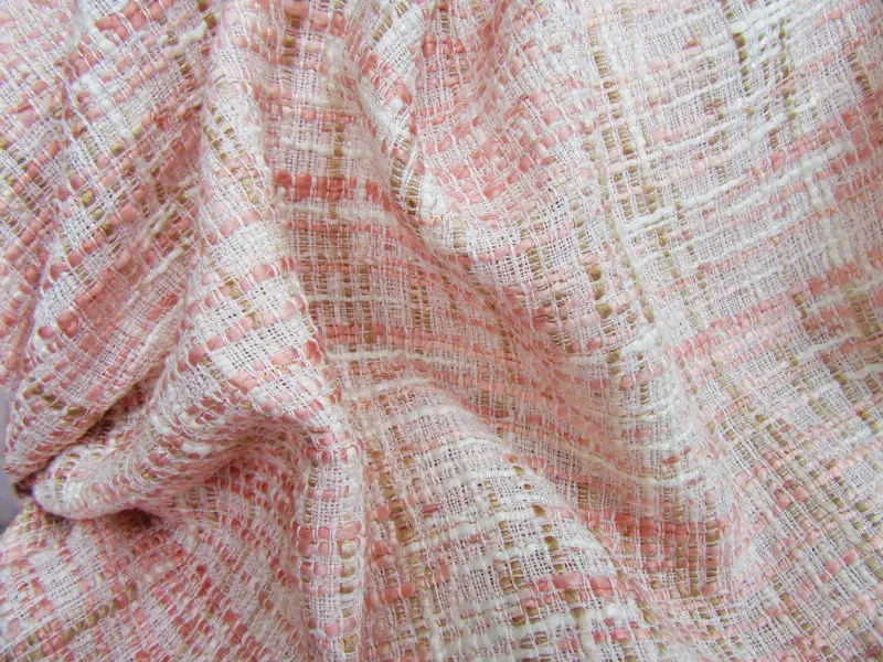 Шерсть твид ткань свежий розовый с золотой линией плетение 5" в ширину по метру