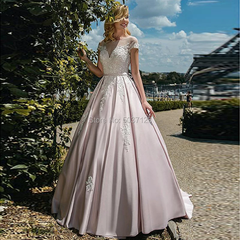 

Pink Satin Short Sleeves Wedding Dresses Ball Gown Lace Appliques Bridal Gowns Court Train Button Illusion Vestido De Noiva