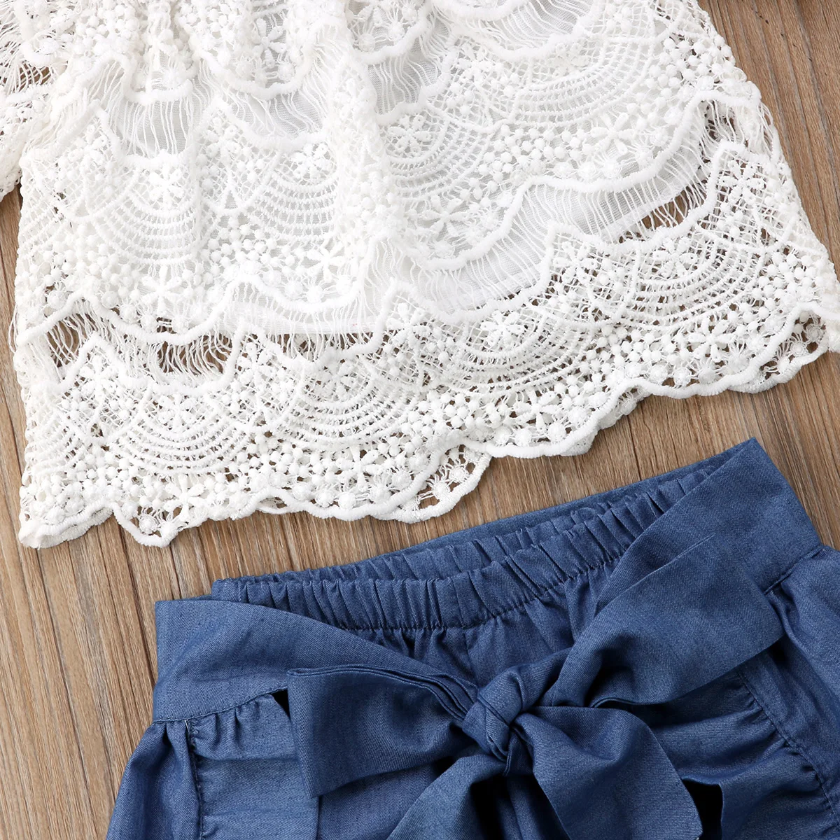 Однотонная футболка с открытыми плечами и кружевом бантом|Комплекты одежды| |