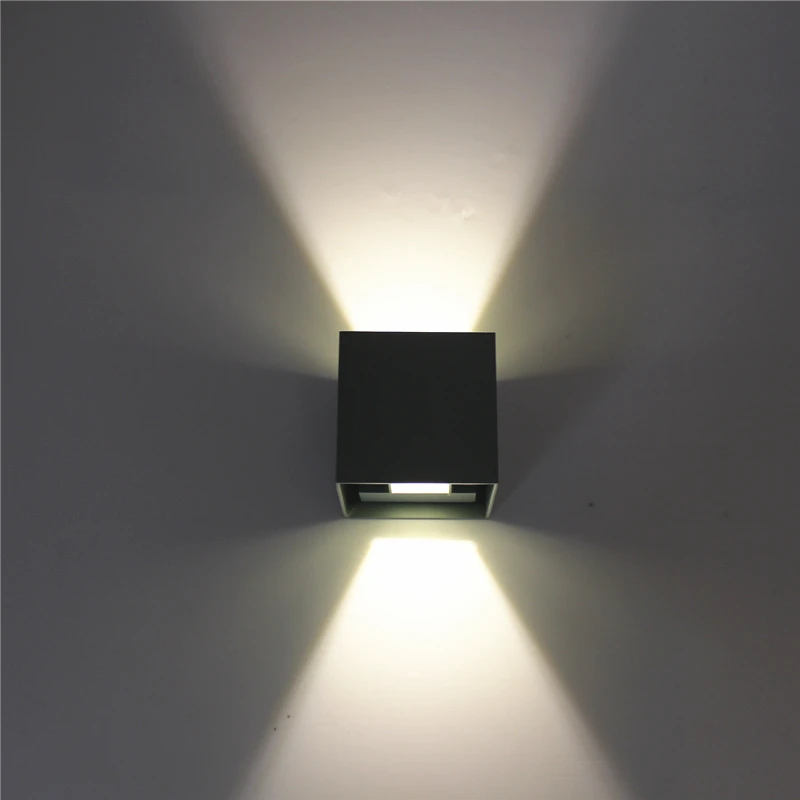 Lampada da parete per esterni acquista a poco prezzo lampada da ... Luci a parete per esterno