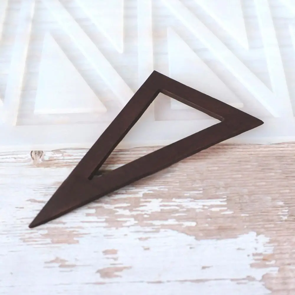 

Hollow triangles shape Non-stick Silicone Chocolate Mold Ice Molds Cake Mould Bakeware Baking Tools