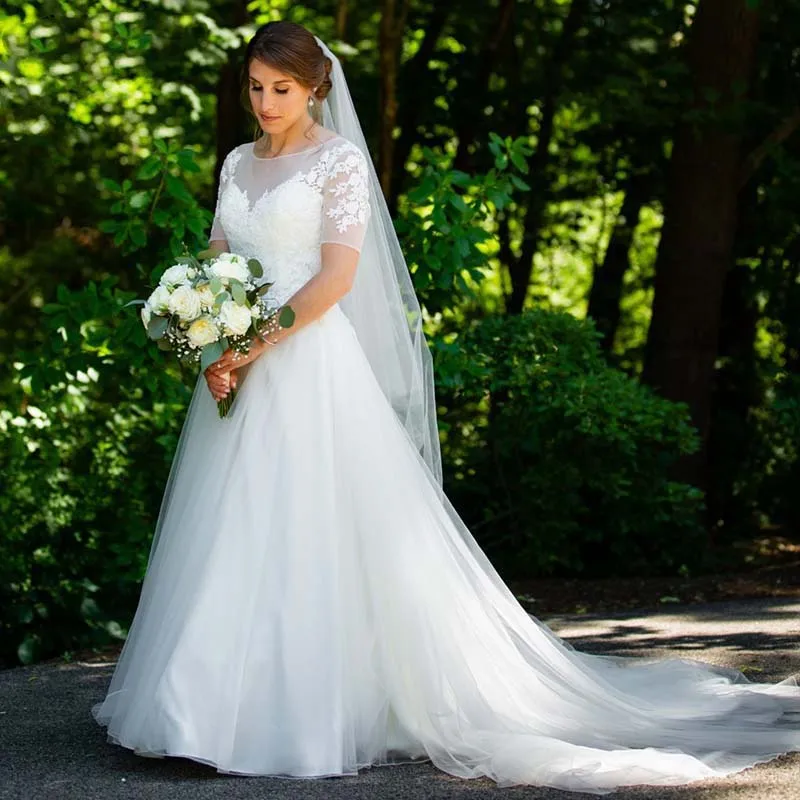 

SOFUGE Plus Size Wedding Dress 2019 O-Neck Appliques Lace A-Line Tulle White Ivory Bride Dress with Small Train Wedding Gown