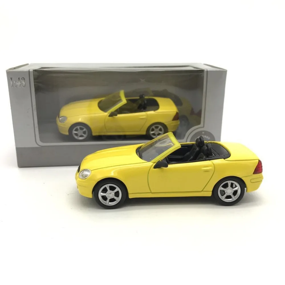 

1:43 alloy SLK320 automobile model length 9 cm