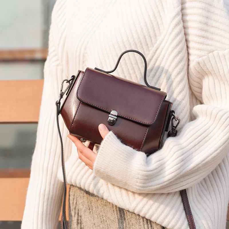 

Japanese and Korean style trendy Messenger bag retro simple mini square package Genuine Leather lock cover women's shoulder bags