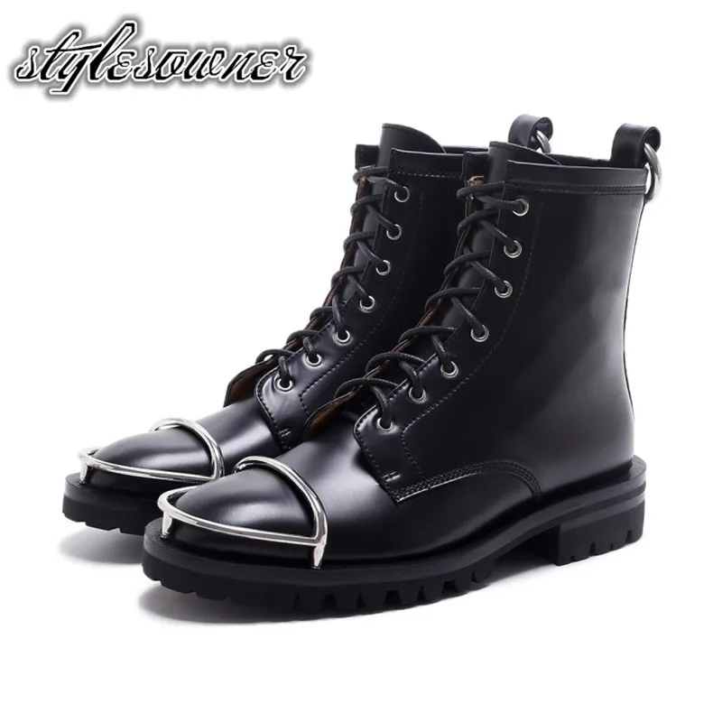 

Stylesowner 2018 New Style Real Leather Woman Ankle Boots with Metal Decoration Solid Color Low Heels Round Toe Fashion Boots