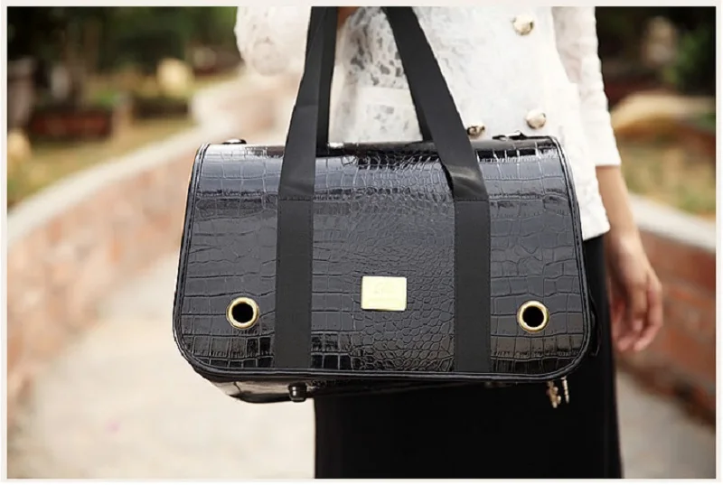 X20_PU_Leather_Pet_Dog_Carrier_Bag_Breathable_Portable_Travel_Dog_Carrier_Handbag_Puppy_Dog_Cat_Carrier_Bag_Waterproof (7)