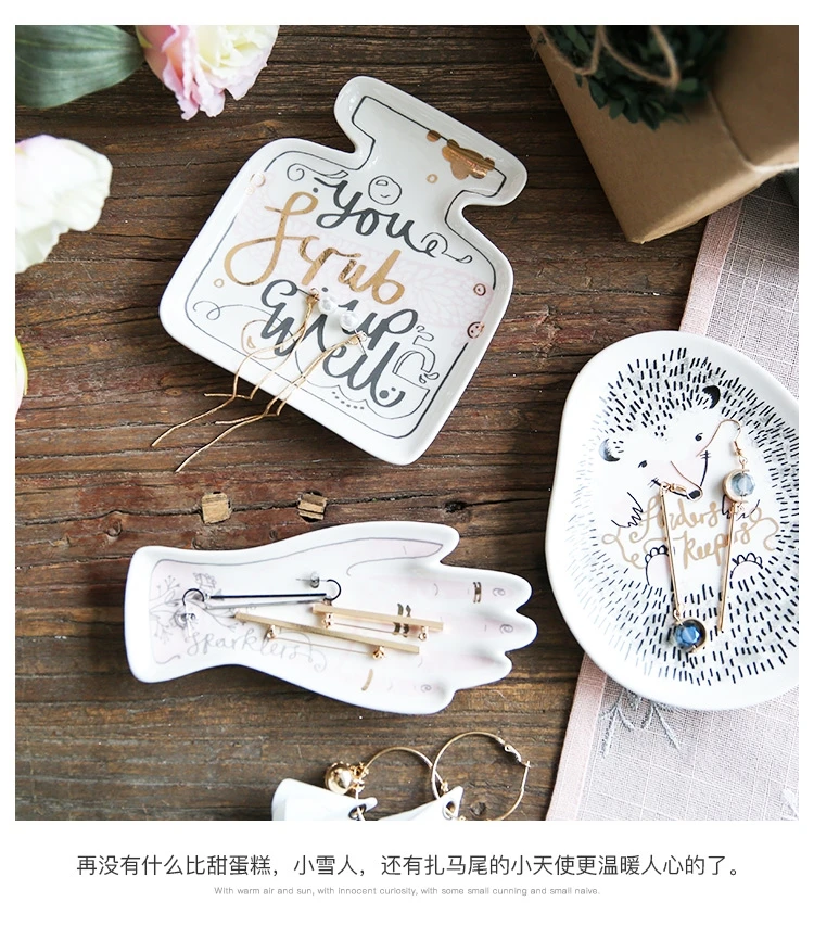 

Nordic Style Cactus Flamingo Plate Ceramic Dish Decorative Crown Food Plate Jewelry Trays Rings Bracelets Holder Creative Gift