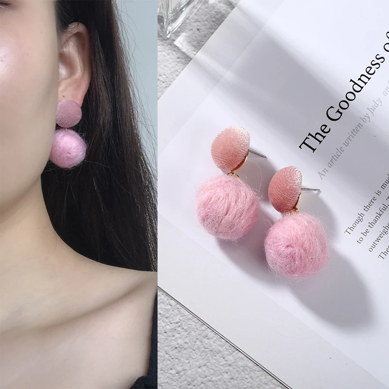

Simple Big Faux Woolen Ball Fur Earrings Round Ball Button Velvet Earrings for Women Girl Ear Jewelry Autumn Clothes Accessories