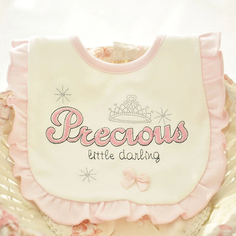 

5pcs/lot Newborn Lace Double Layers Embroidery Letters Pattern Lovely Pure Cotton Water Absorption Bibs for Baby Girls Clothing