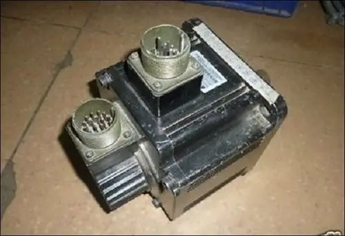 

DE+Servo Motor Ecma - E31305es O