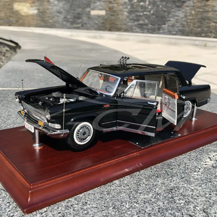 Модель автомобиля 1:24 HongQi CA772TJ 50th Национальный день инспекции лимусин(черный