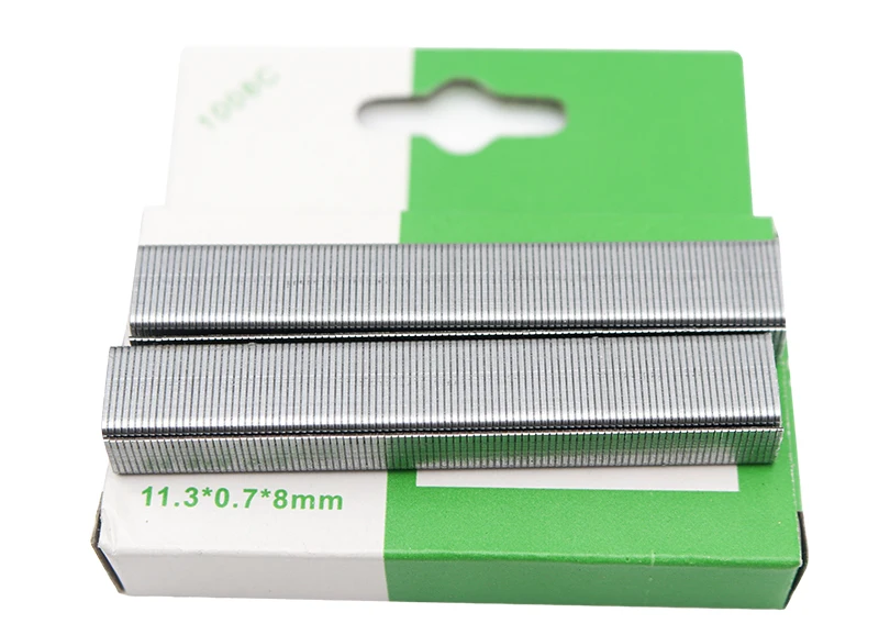 staples,staple,grapas,tackerklammern C
