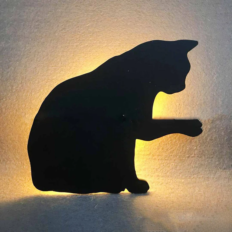 舔毛猫