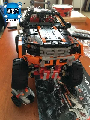 

Technic Series 1386Pcs 4X4 Crawler Vehicles 3D Model Building Kit Blocks Bricks Toys Gift for Children Compatible Lepins