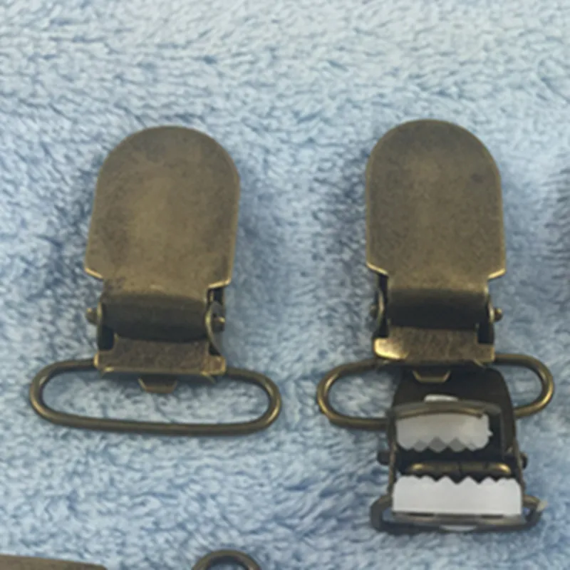 5pcs Metal Clamps Suspender Ribbon Baby Pacifier Clips Metal Holders