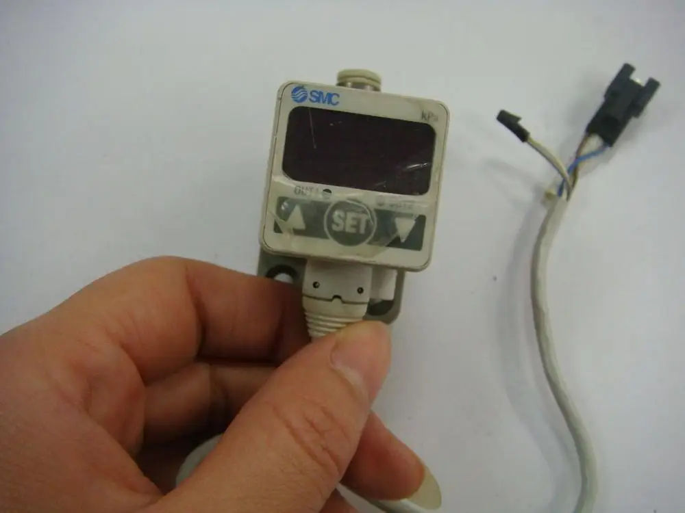 

[SA] Positive! SMC pressure sen-sor negative pressure switch ZSE40-C6-22-M 9 into a new spot