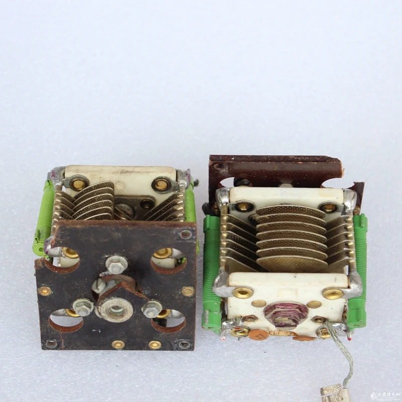 

Disassemble the double variable capacitor length 50mm width 35mm