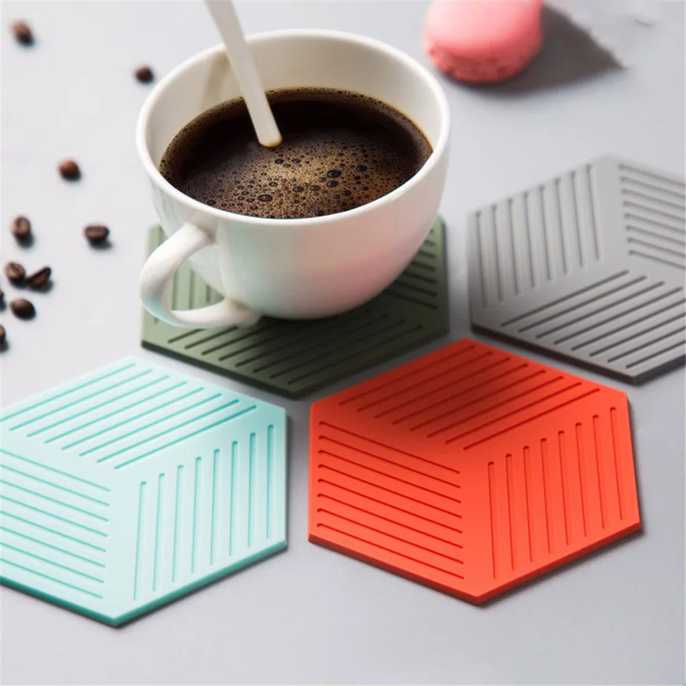 

Silicone Coaster Cup Mat Set Colorful Insulation Pad Striped Clouds Pattern Soft Waterproof Four-color Set Home Decoration 4pcs