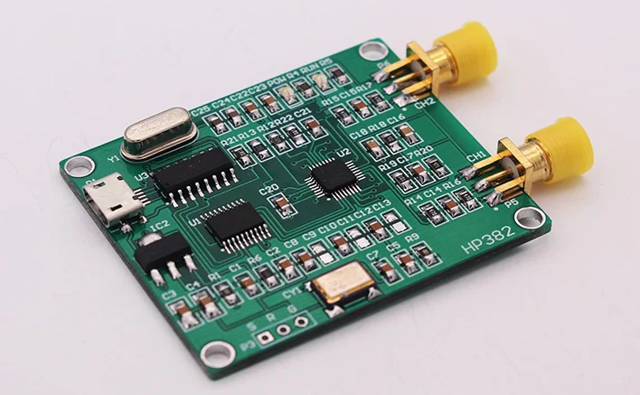 New Version of USB RF Signal Generator Sweep Function RF Generator 140MHz~4.4GHz New Version of USB RF Signal Generator Sweep Function RF Generator 140MHz~4.4GHz