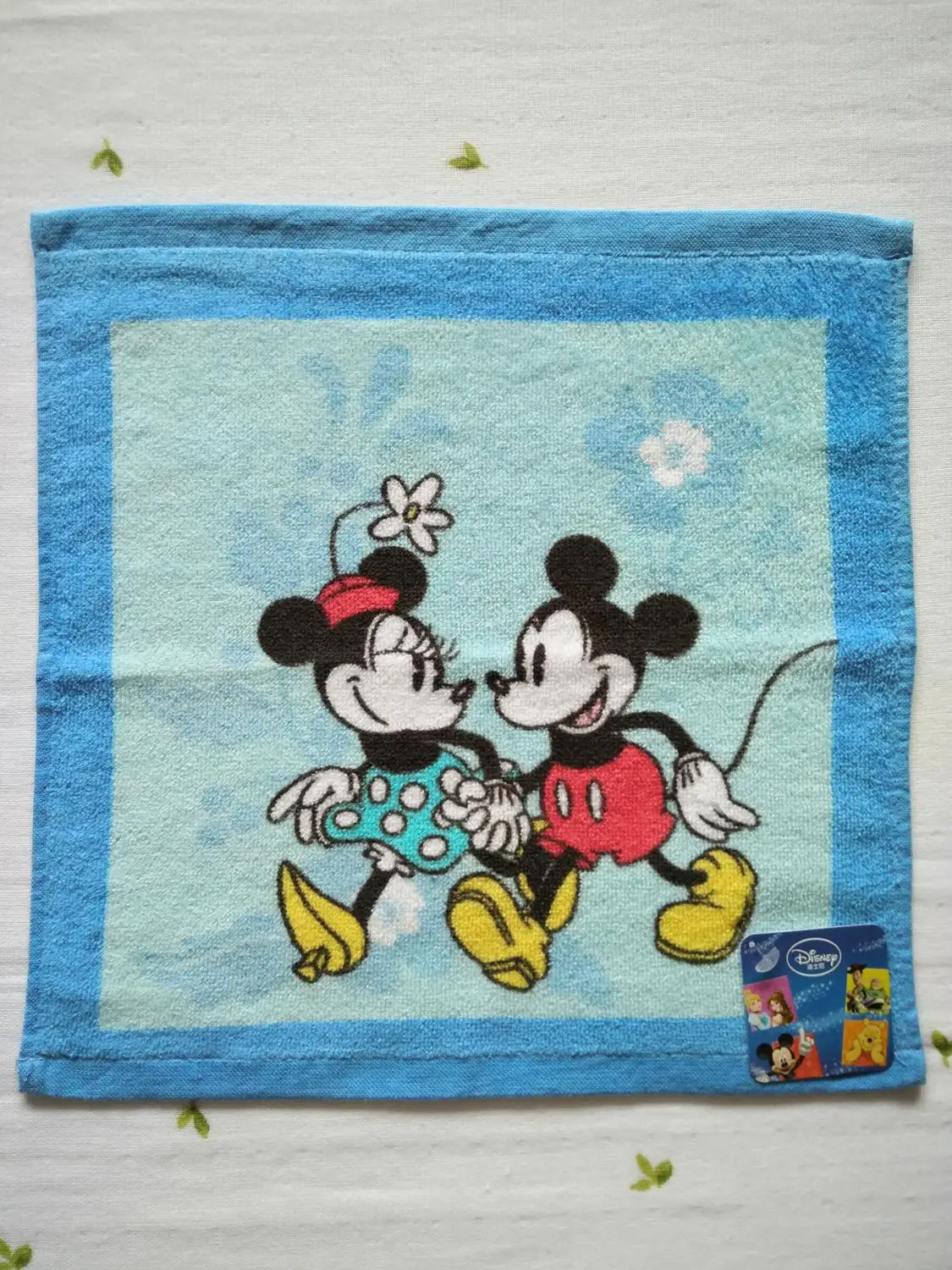 

Disney Minnie Mickey Cotton Towel Boy and Girl Child's Face Towel Towel Gift Baby Handkerchief